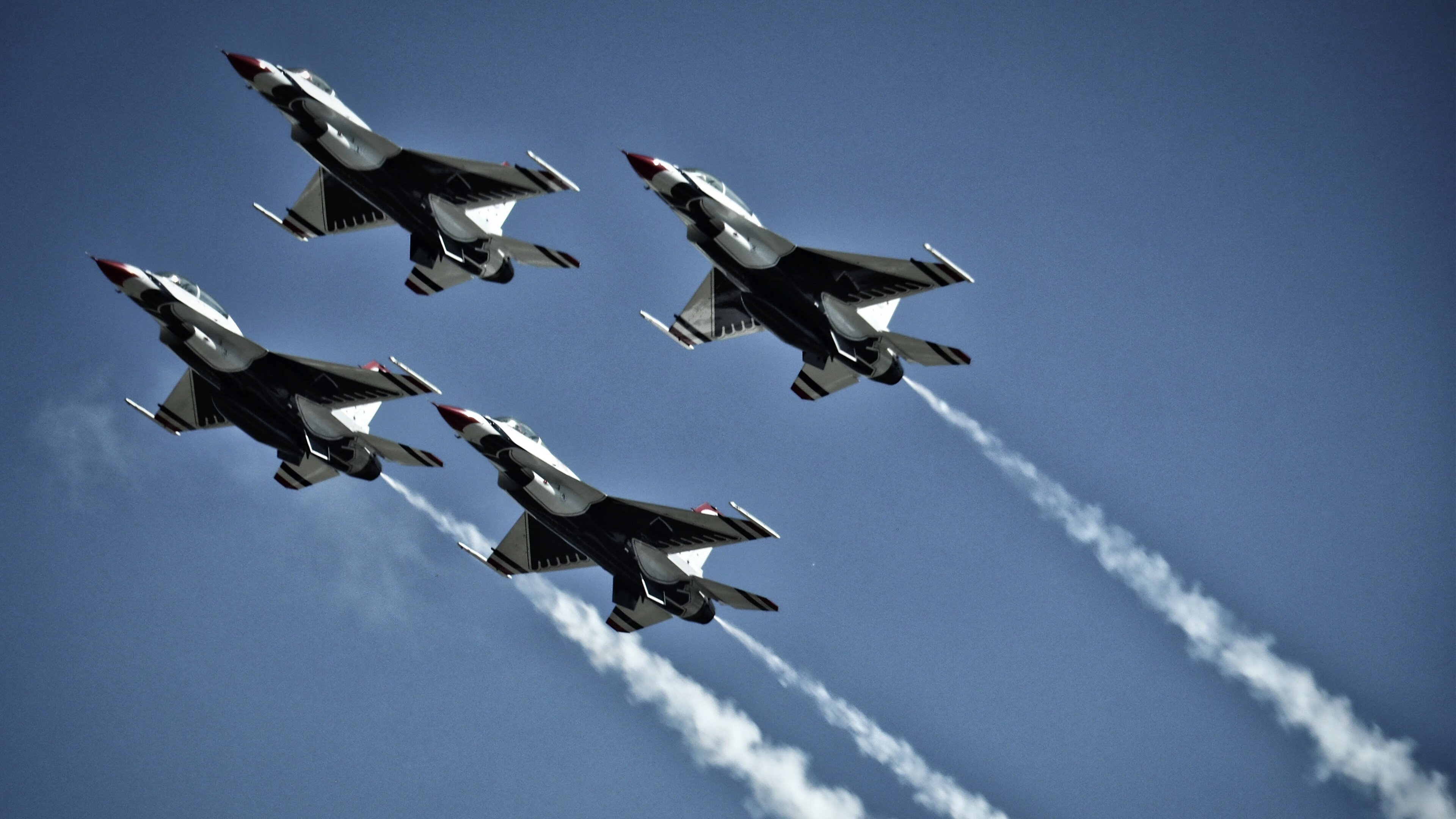 足球绝杀与羽球烈焰，一场虚构的文明冲突赛场上，体育如何改写对话？