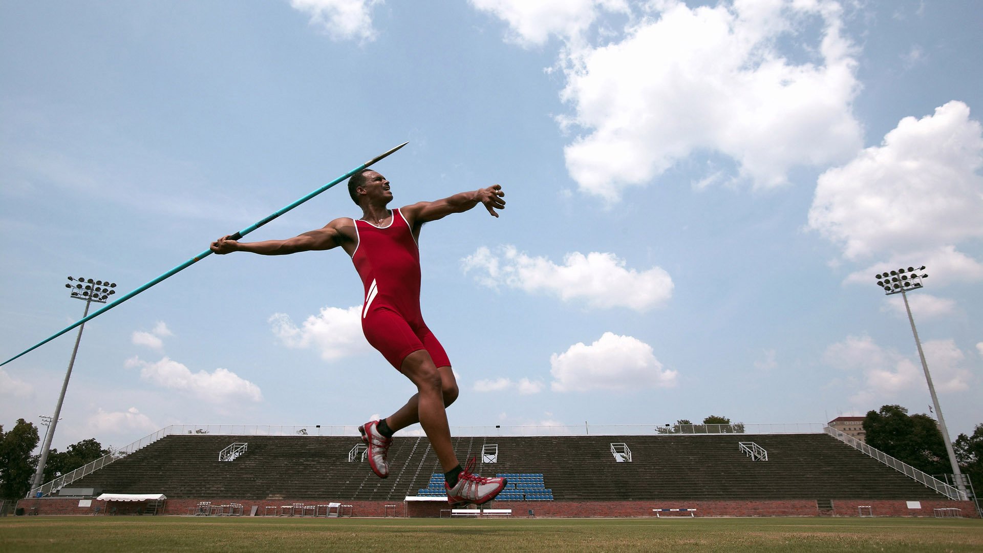 真金火炼，塔图姆一剑封喉展巨星本色，热火淬火争冠路力压湖人