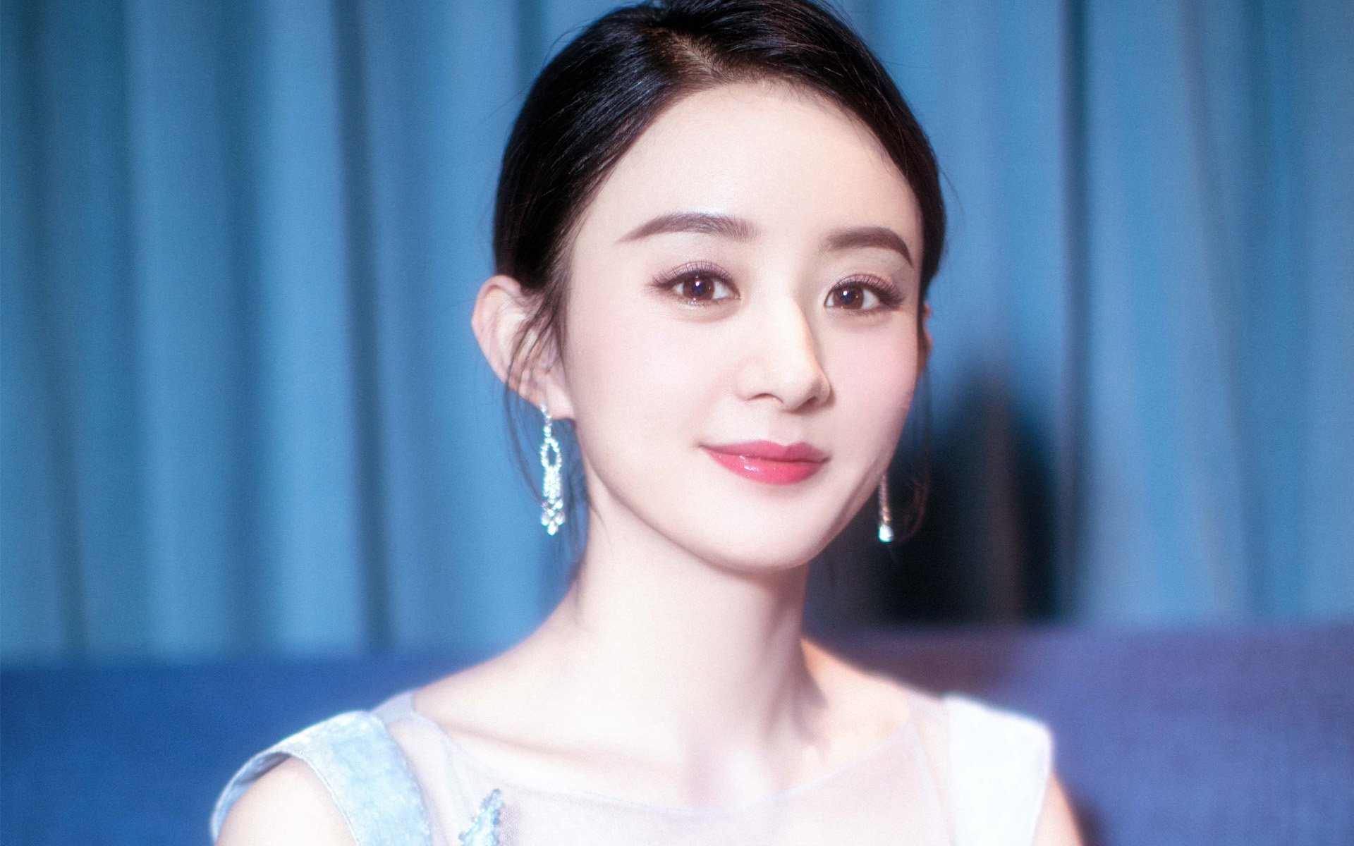 盾的矛锋，当马德里竞技轻取那不勒斯，范戴克正重定义代后卫