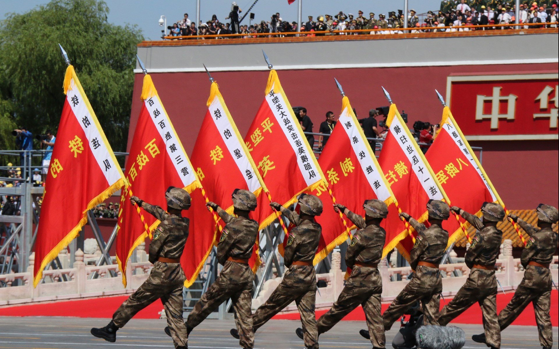 跨界奇迹，浙江队篮球场逆袭火箭，德罗赞赛道化身F1王者接管年度争冠